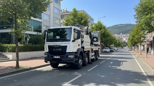 Kayışdağı Caddesi Vinç Kiralama