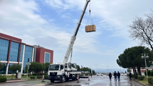 Piri Reis Üniversitesi Bölgesi Vinç Kiralama